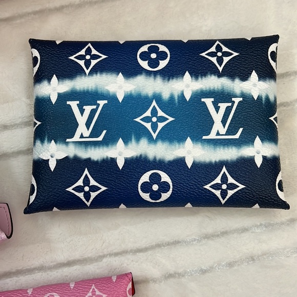 Louis Vuitton Limited Edition LV ESCALE POCHETTE KIRIGAMI - Picture 7 of 11